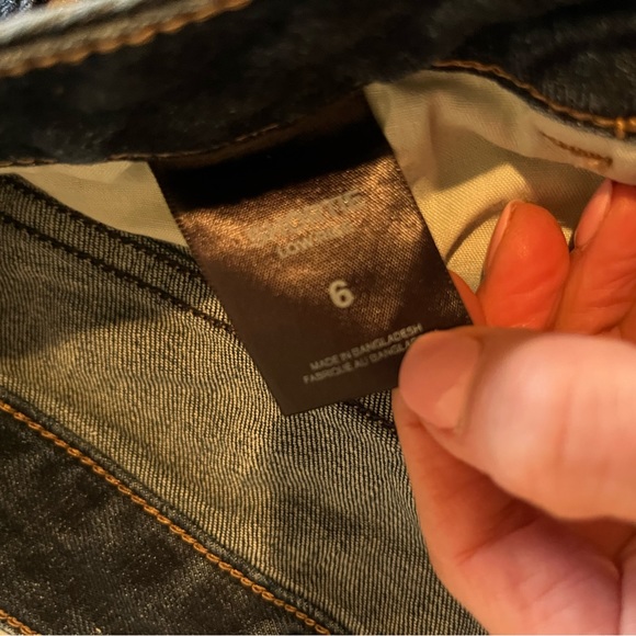 Express Jean Short - Picture 3 of 3